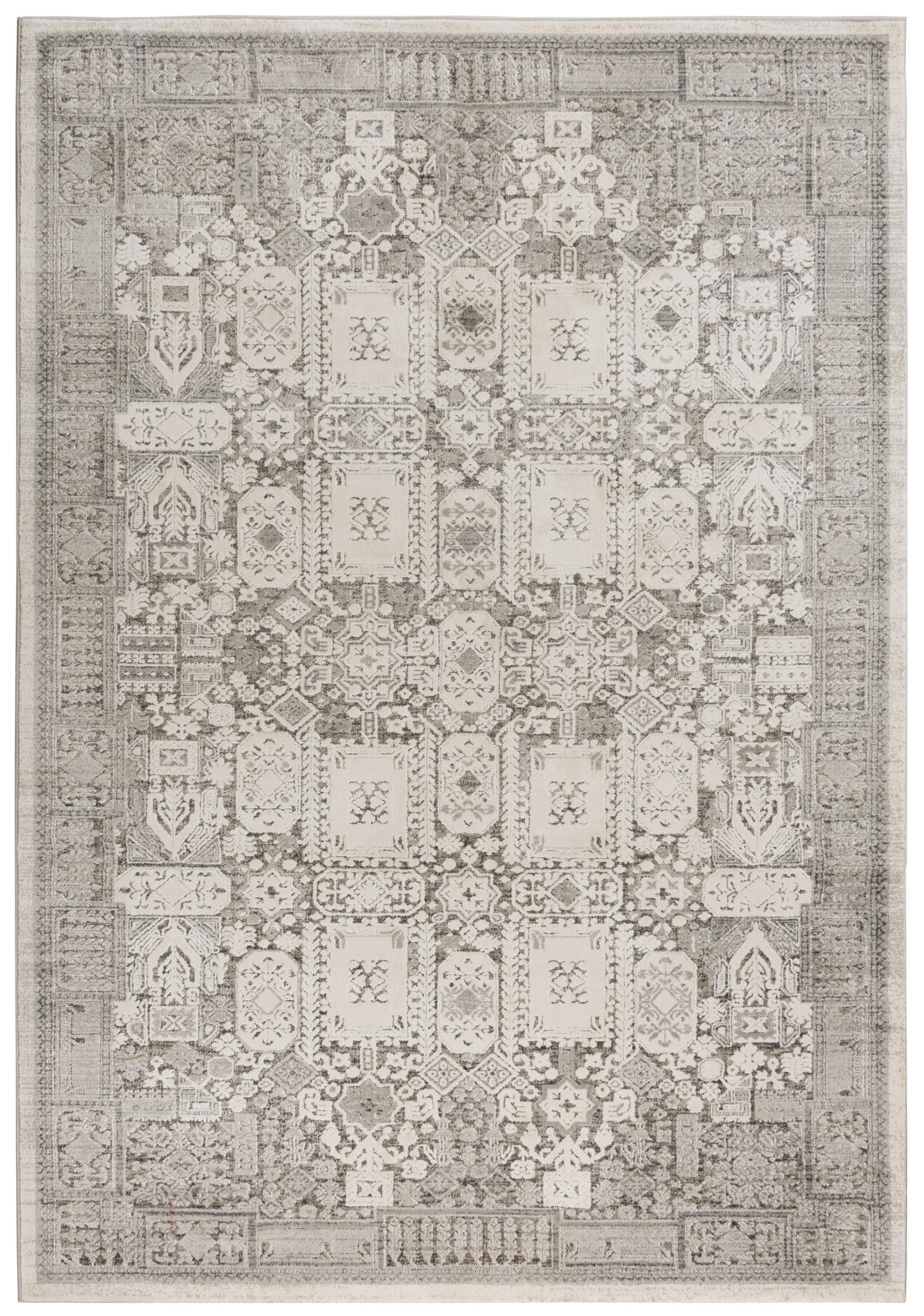 Traditional 7' x 10' rug.
