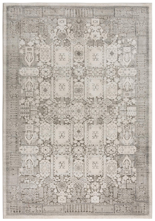 Traditional 7' x 10' rug.
