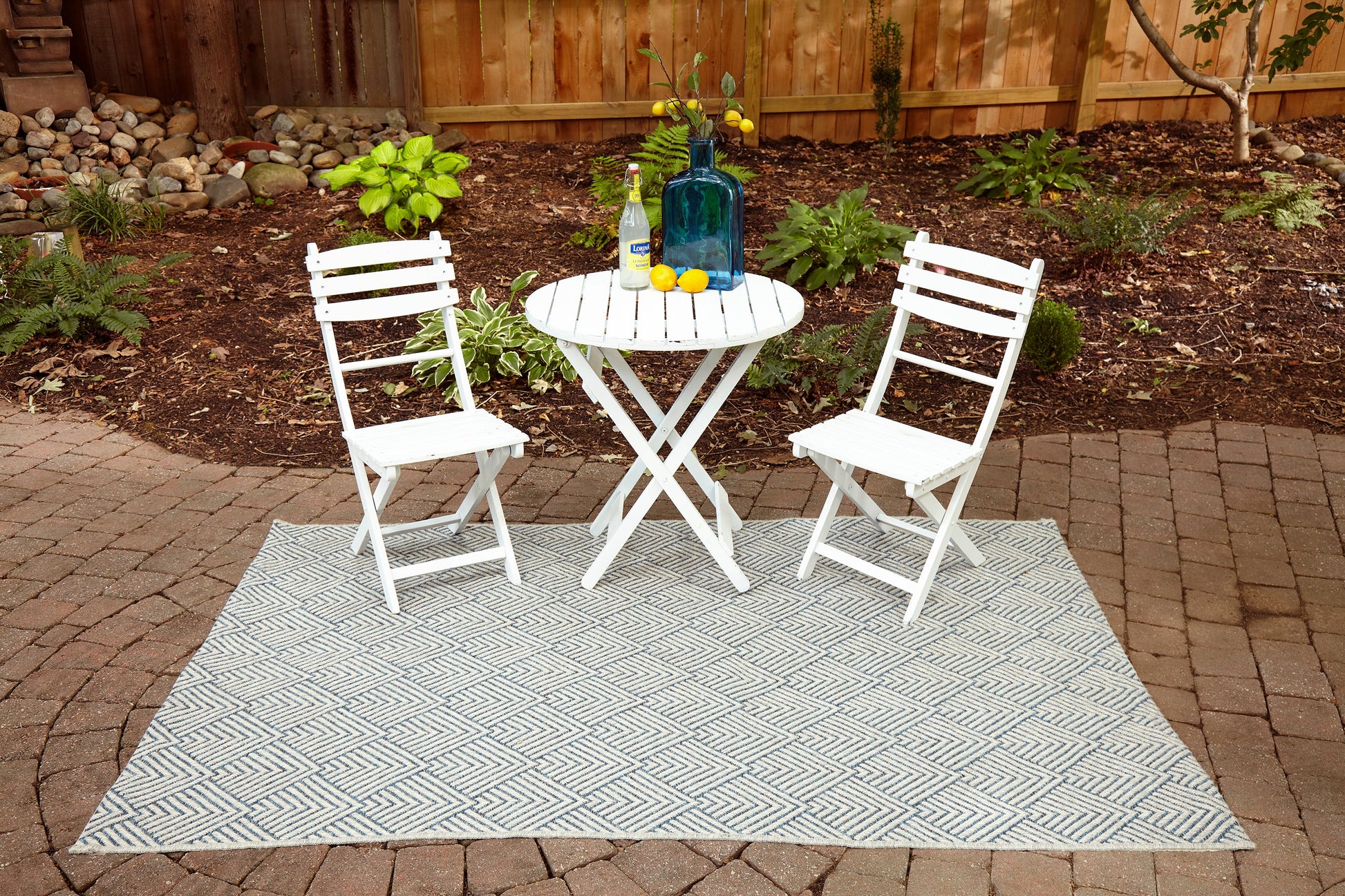 Blue patterned runner rug (2' x 10').