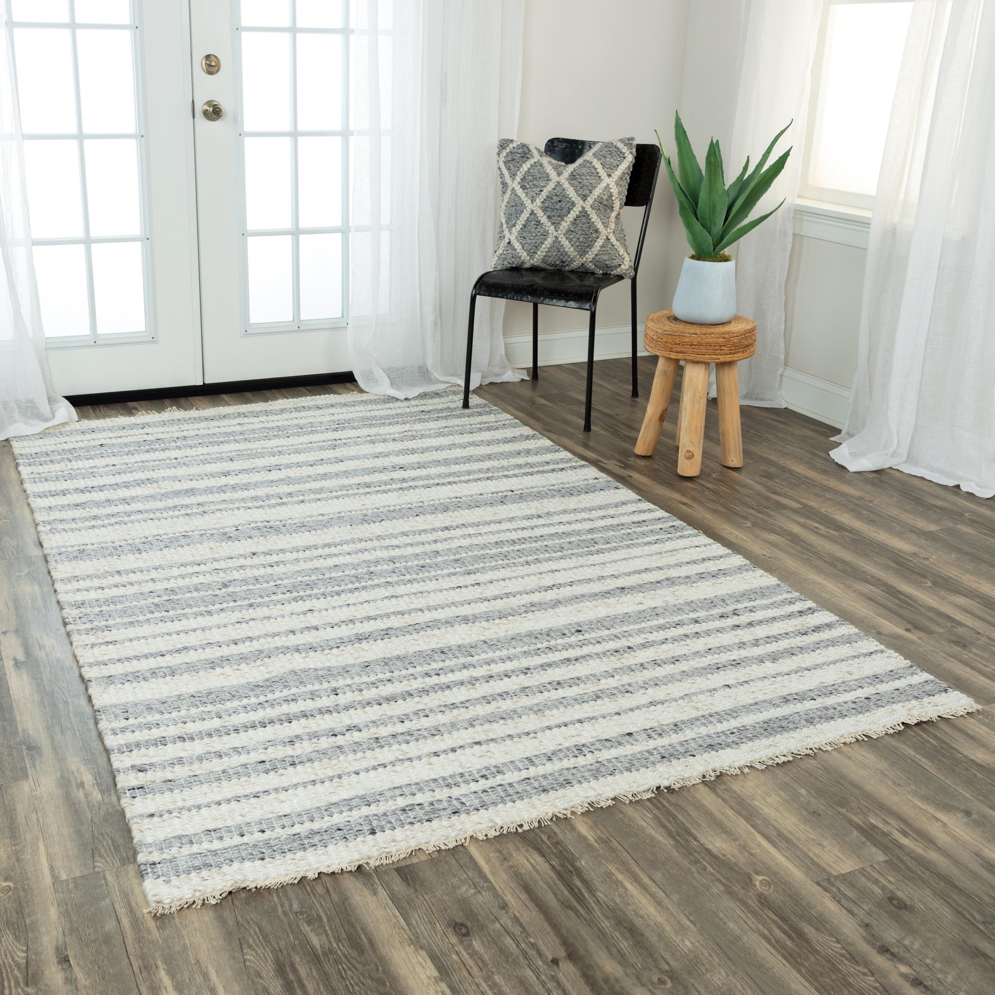 Capri casual rug, 8' x 10'.