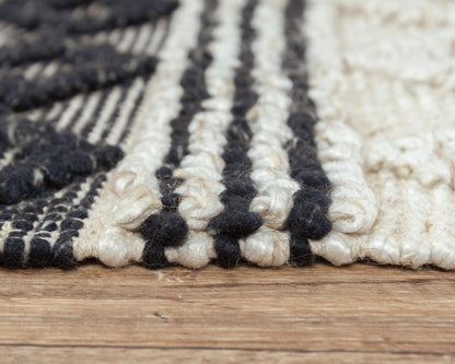 Capri casual rug, 5' x 8'.