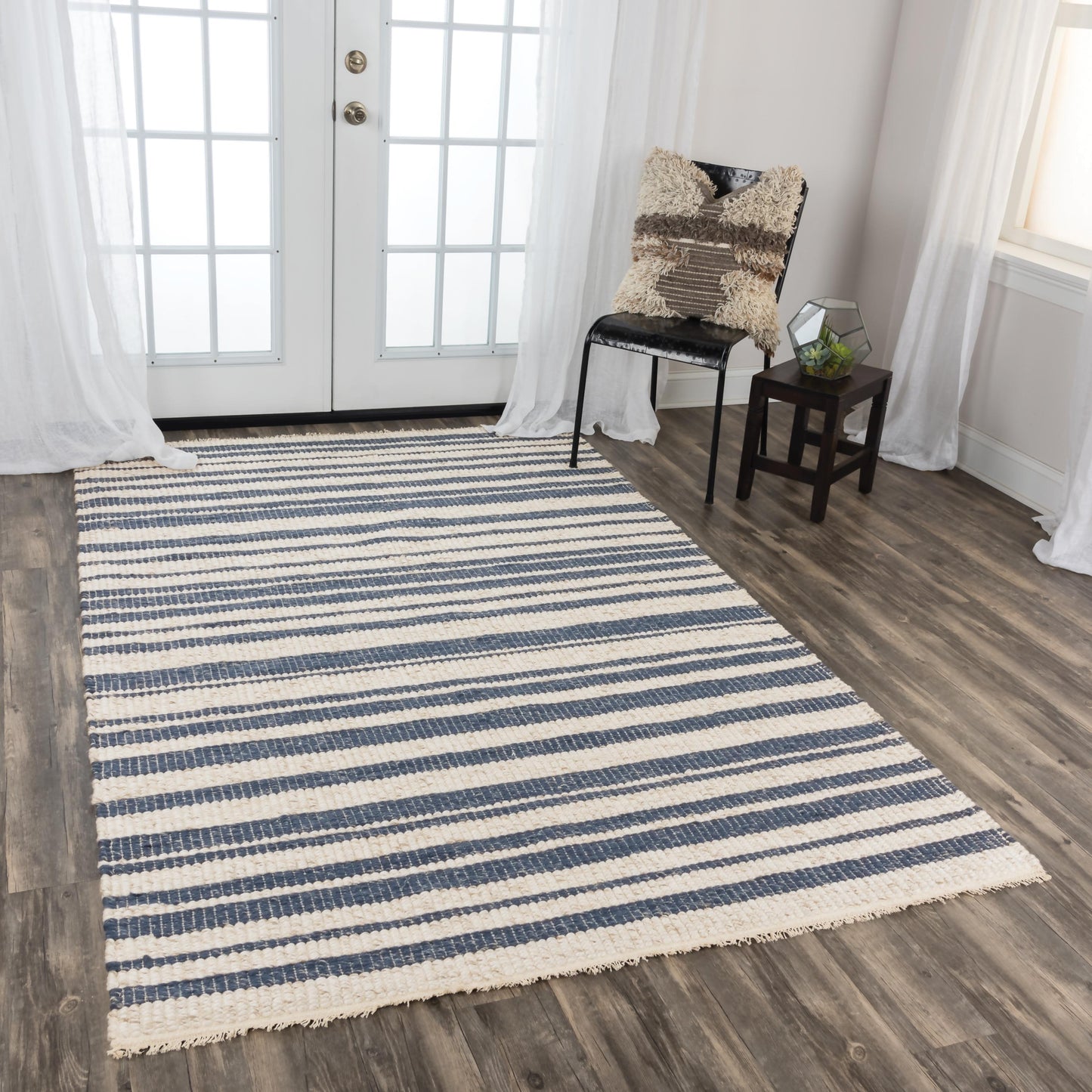 Area rug, 8' x 10'.