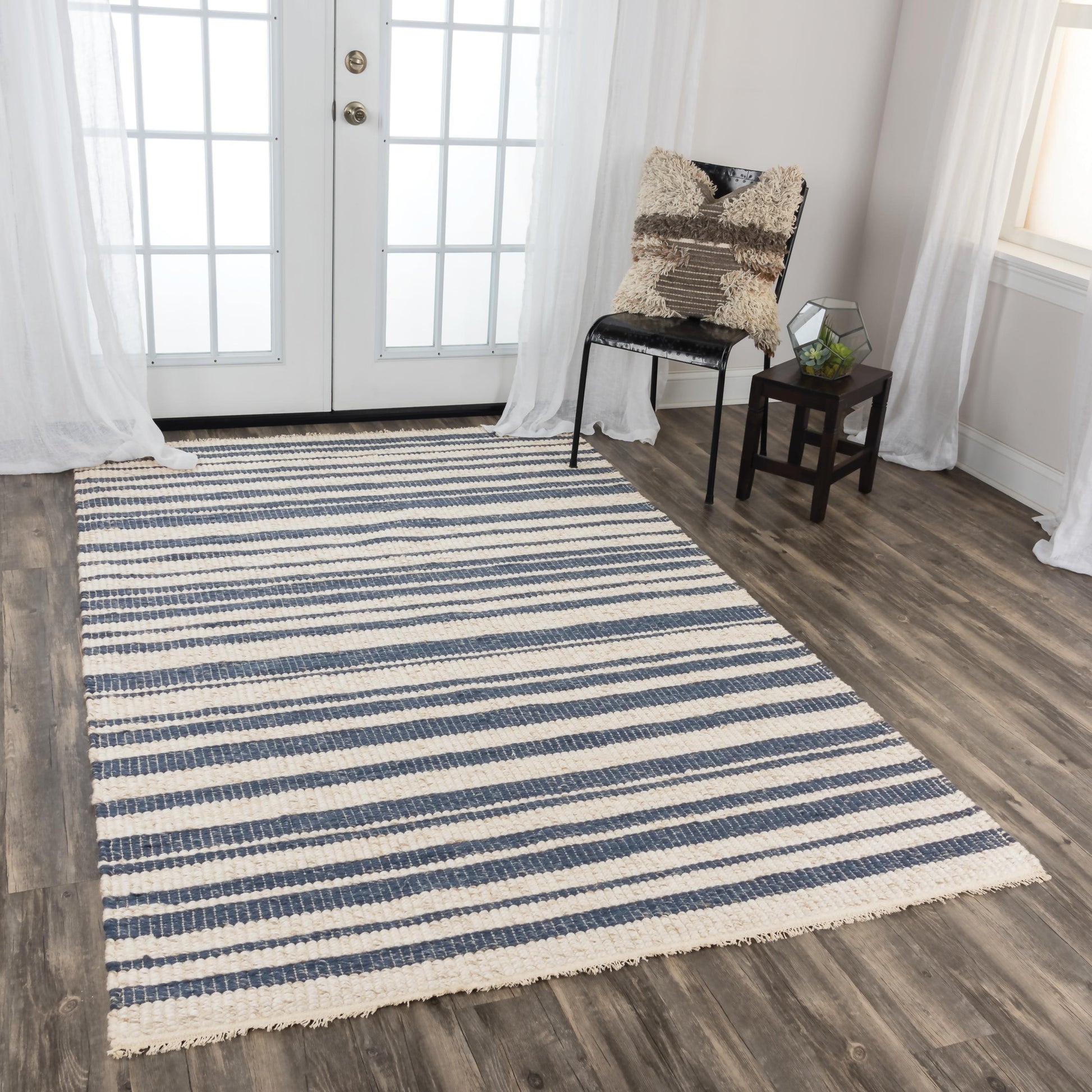 Area rug, 8' x 10'.