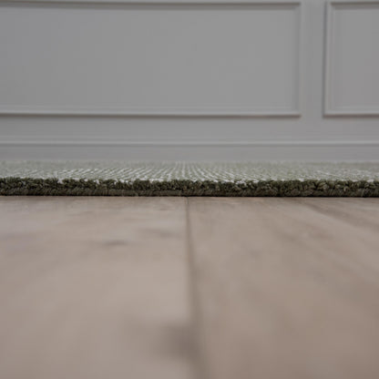 Casual rug, 3' x 5'.