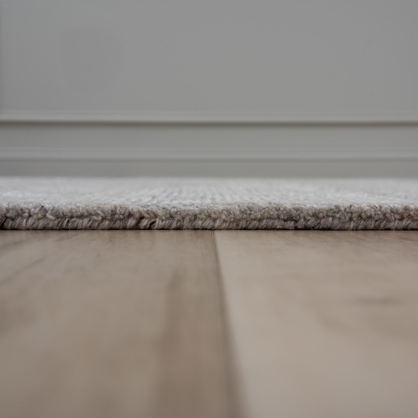 Area rug, 3' x 5'.