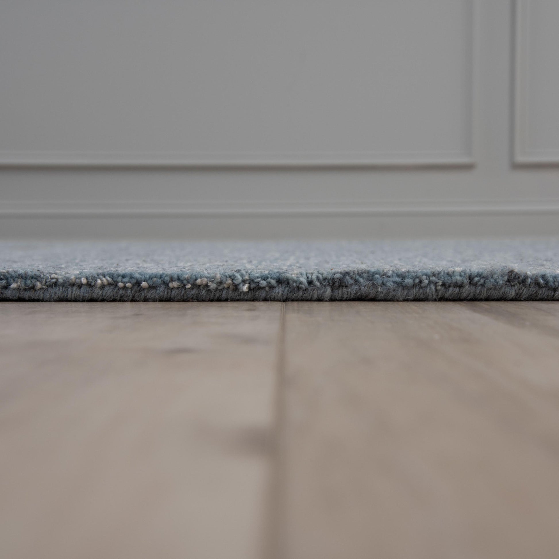 Casual rug 2' x 8