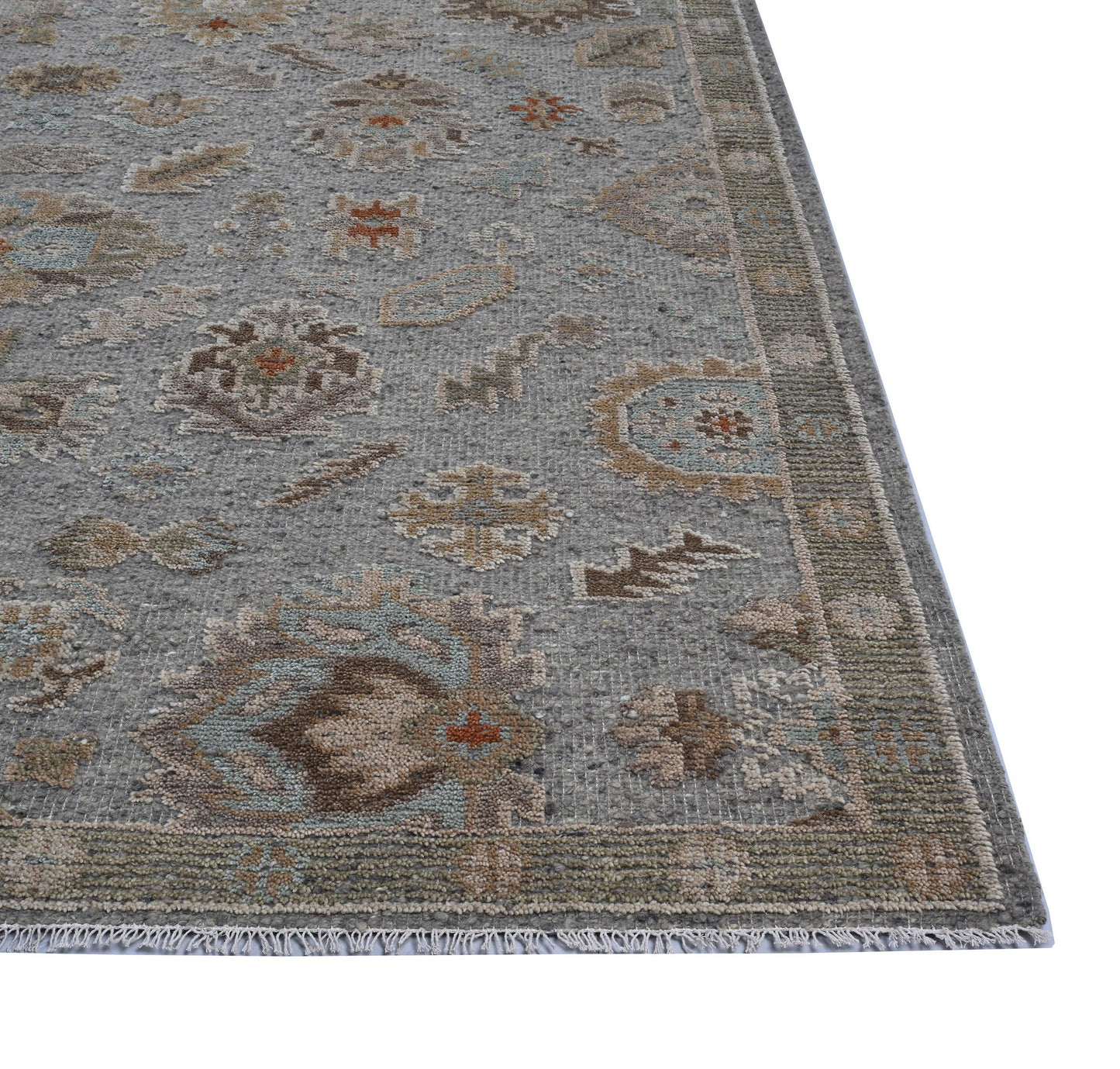 Crestview Traditional 8' x 10' rug.