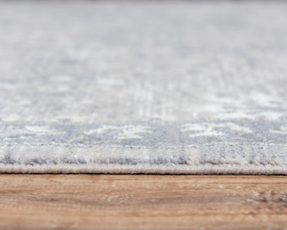 Traditional patterned rug, 2' x 3'.