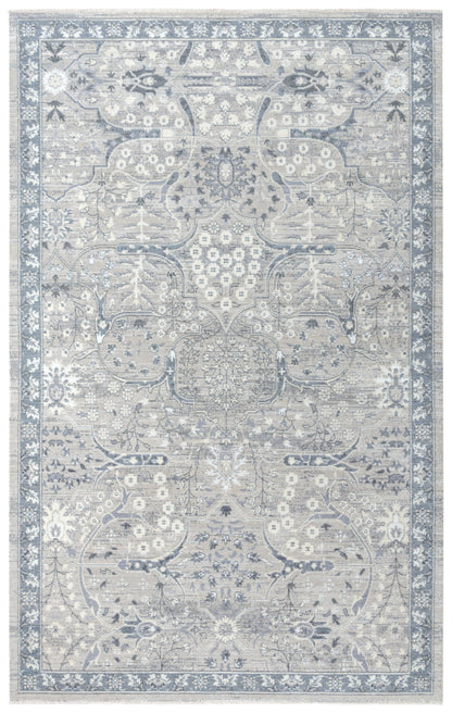 Traditional rug, 4' x 6'.