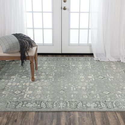 Traditional rug, 10' x 13'.
