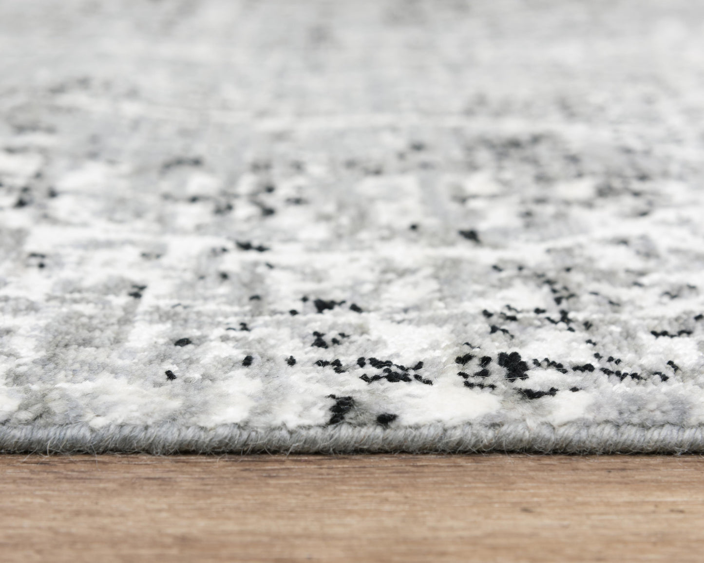 Contemporary rug, 3' x 10'.