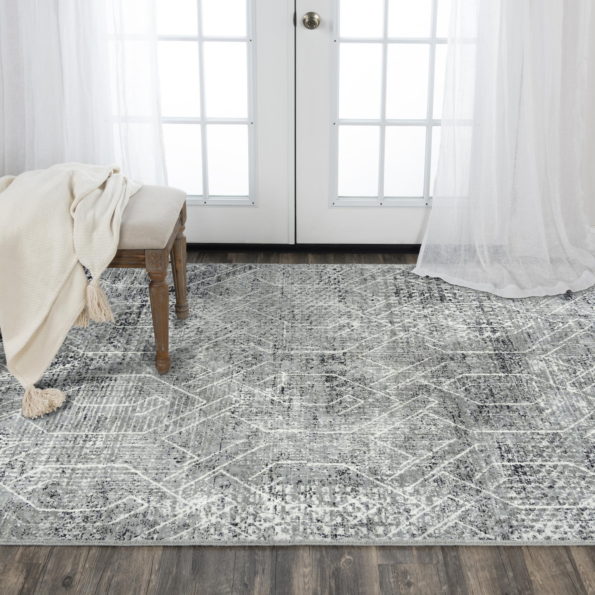 Rug, Contemporary style, 10' x 13'.