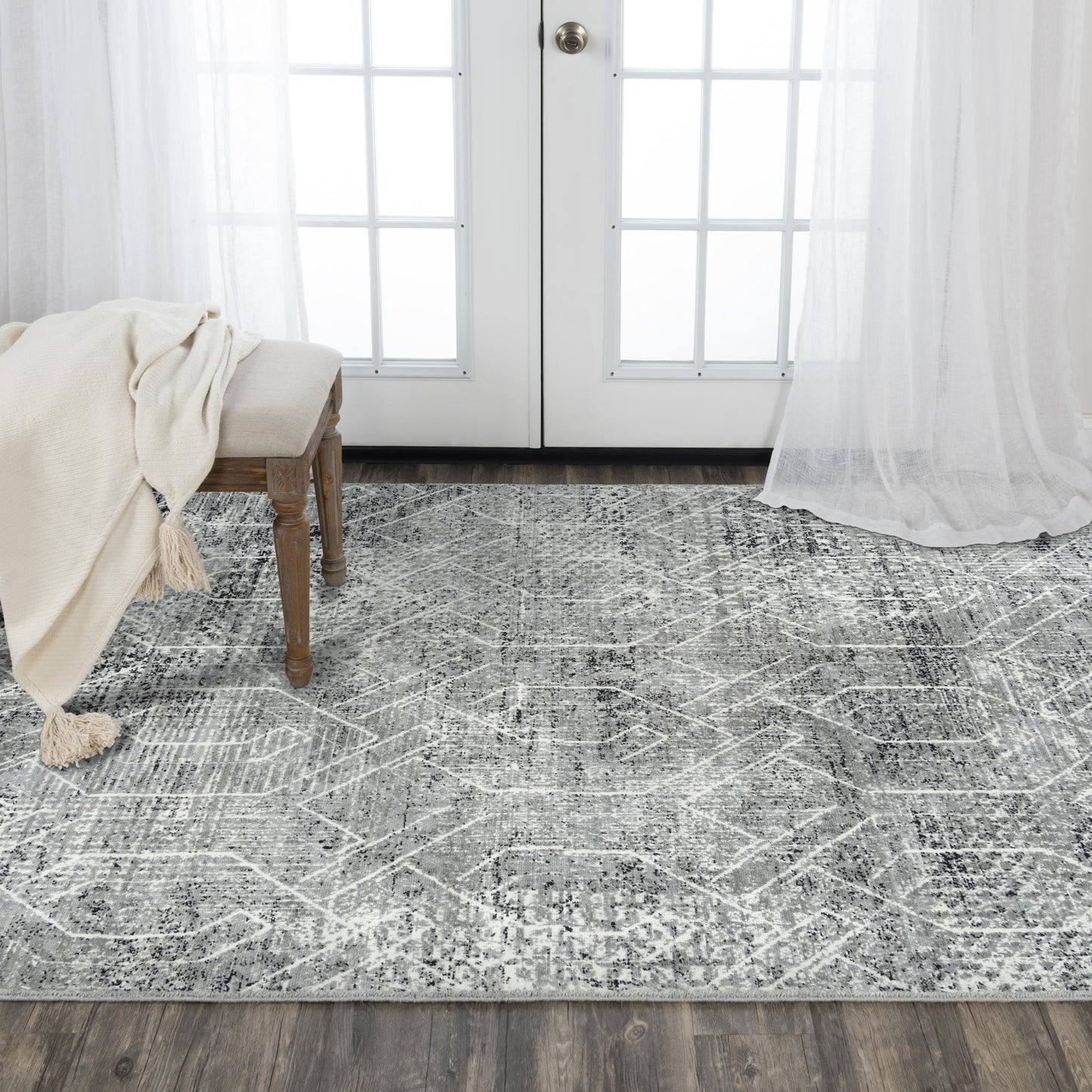 Contemporary rug, 9' x 12'.