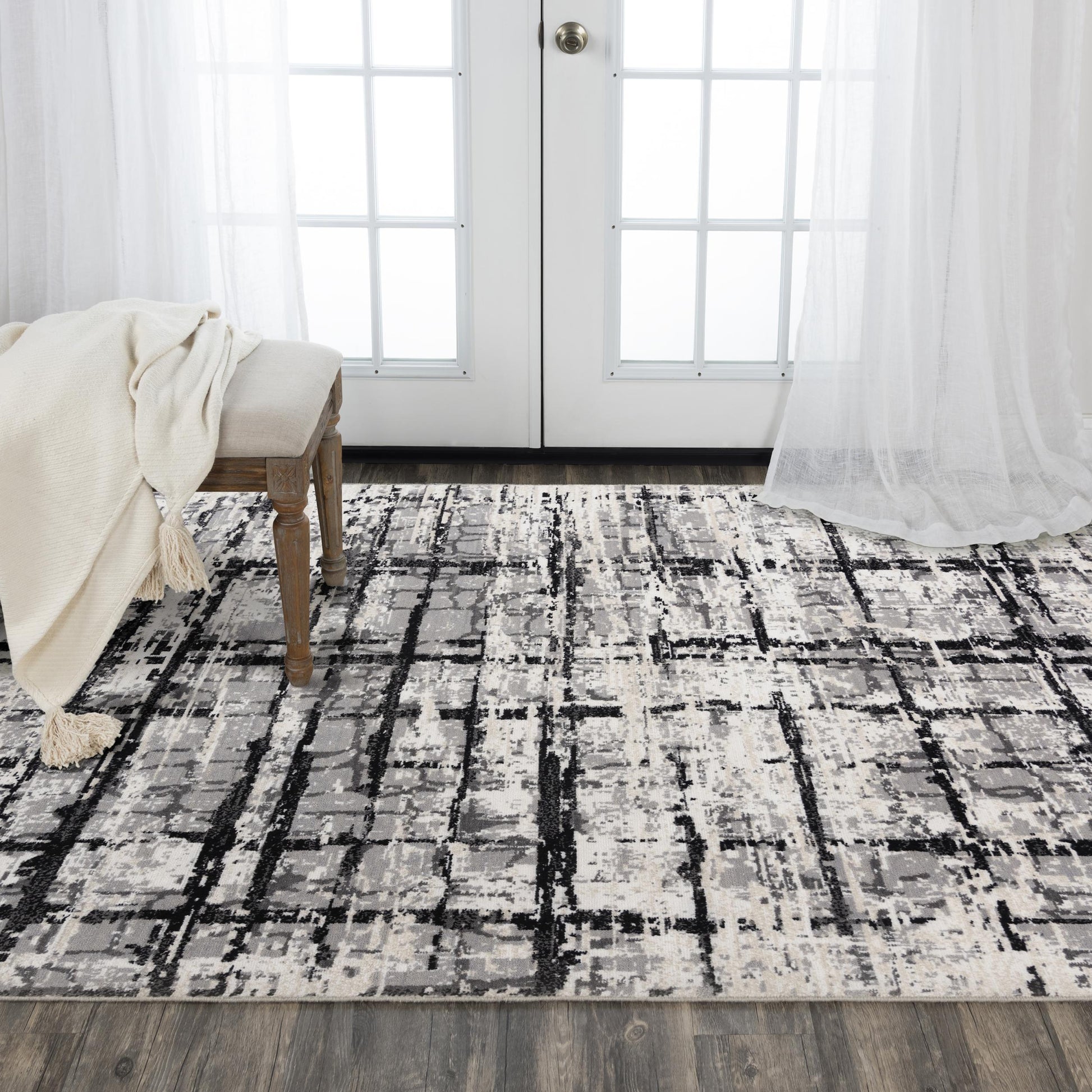 Rug, 10' x 13'.