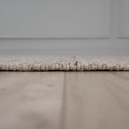 Area rug, 5' x 8'.
