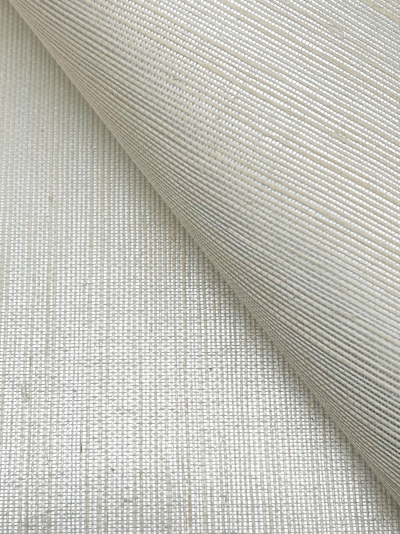 York Wallcoverings Grasscloth II Maguey Sisal Silver Wallpaper Traditional Grasscloth Metallics   - DE8995NW