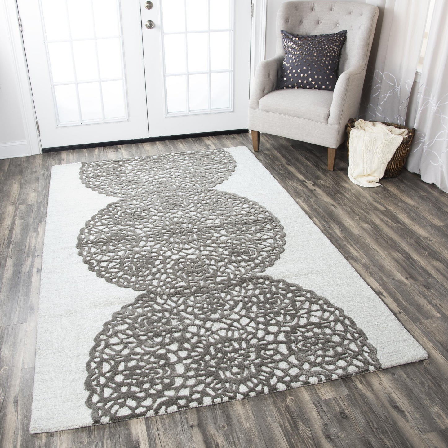 Transitional rug, 5' x 8'.