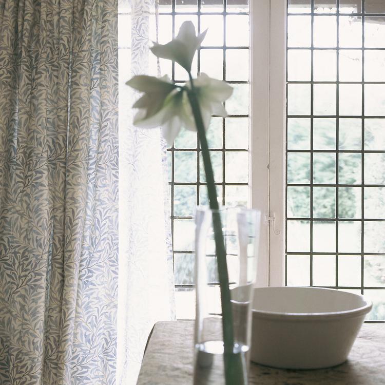 MORRIS & CO Willow Boughs Fabric Leaves , Trees Cream,Pale Green   - DJA1WB203