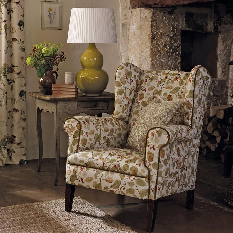Sanderson Woodland Berries Fabric in Rosehip & Moss, featuring 18th-century-inspired woodland berries on textured linen-viscose, perfect for curtains, cushions, light upholstery, and luxury home décor projects.