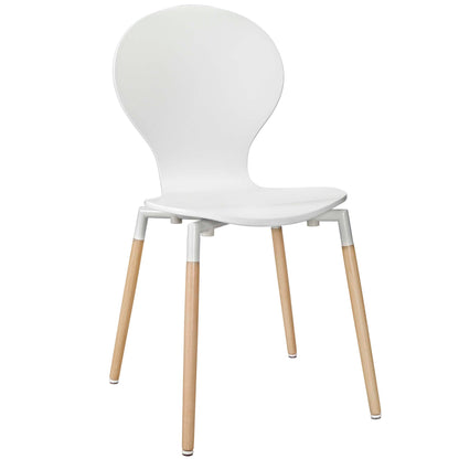 White molded plastic chair with curved backrest & light wood legs, modern Scandinavian style.