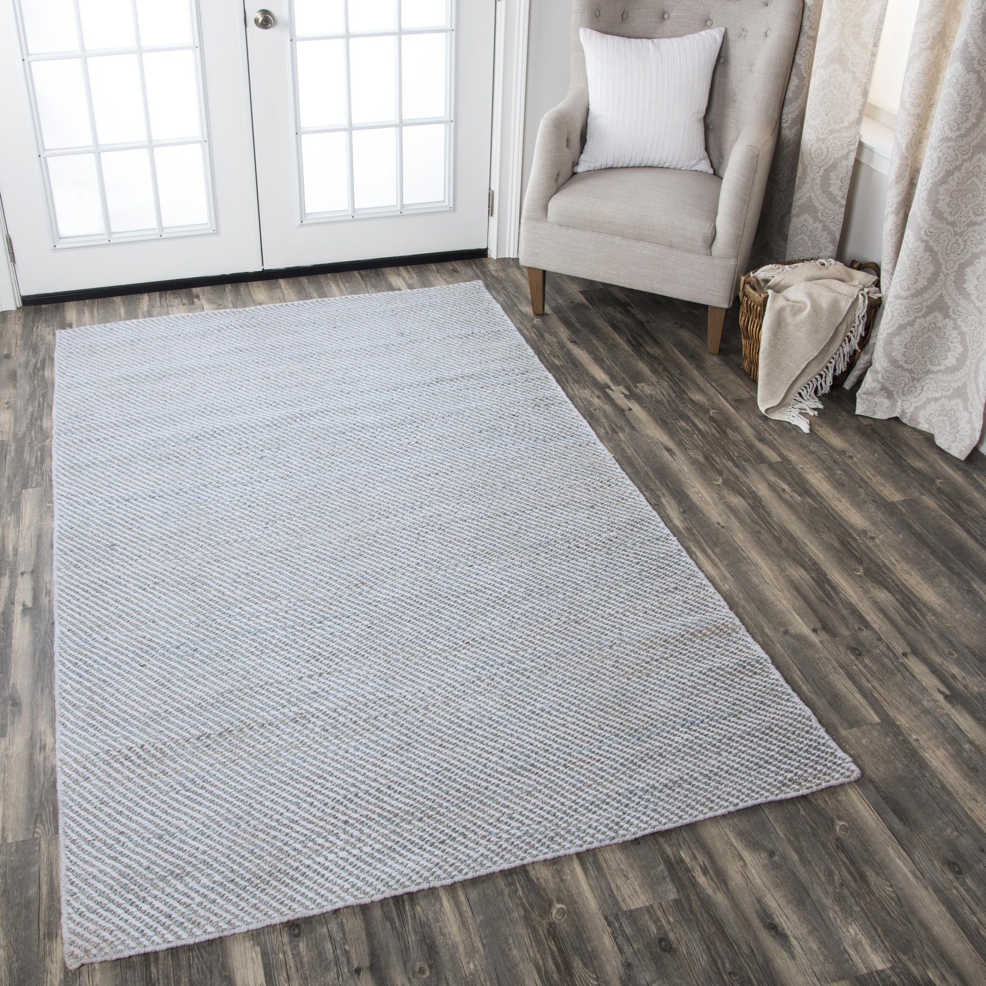 Rug, 2' x 8'.
