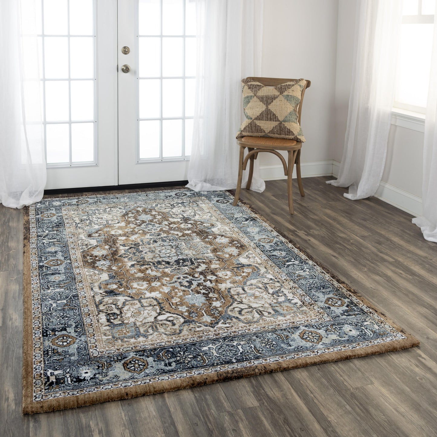 9' x 12' traditional area rug.