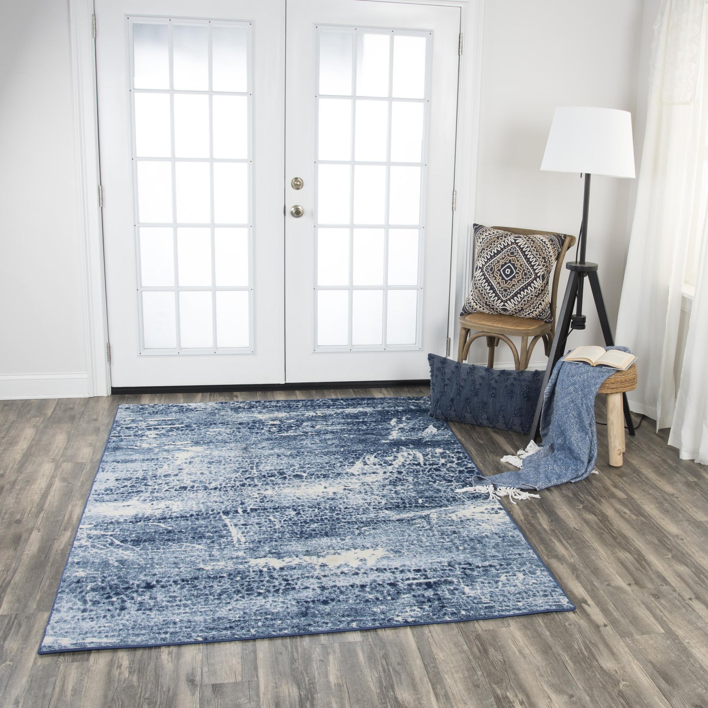 Contemporary rug, 8' x 10'.