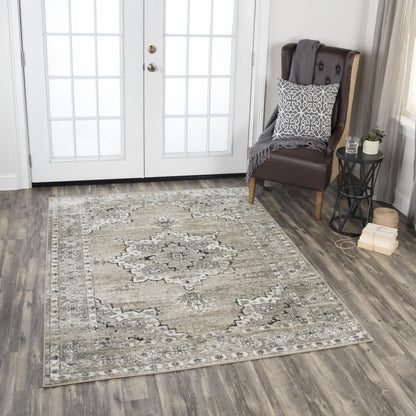 Traditional 8' x 10' rug