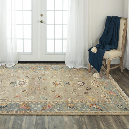 Traditional rug, 2' x 3'.