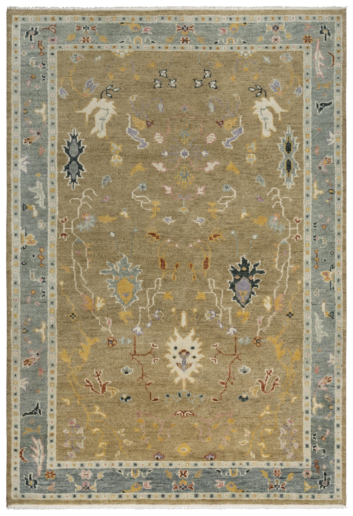 Traditional rug, 6' x 9