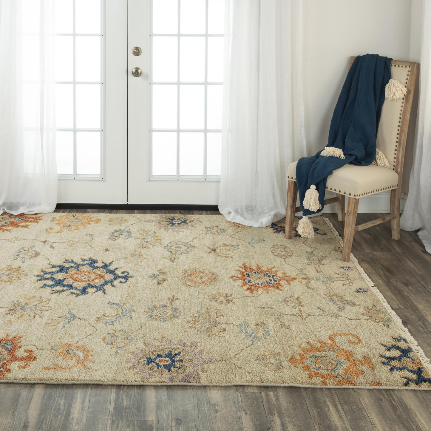 Rug, transitional design, 8' x 10'.