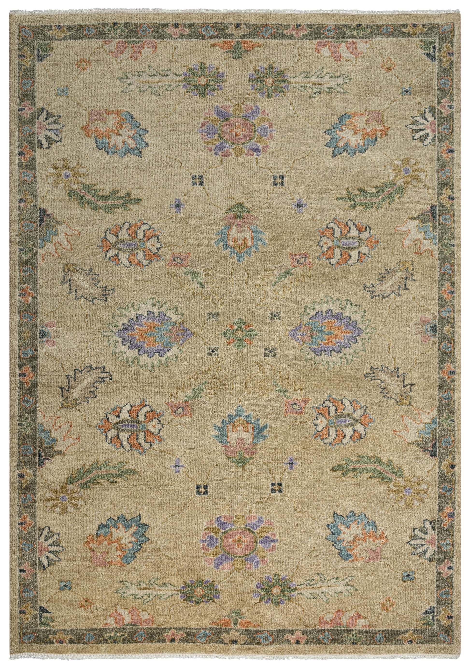 Traditional 9' x 12' rug.