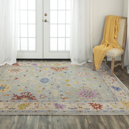 Envision Traditional rug, 2' x 3'.
