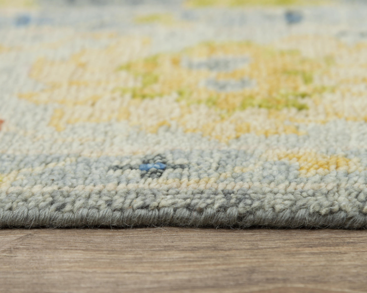 Traditional 8' x 10' rug.