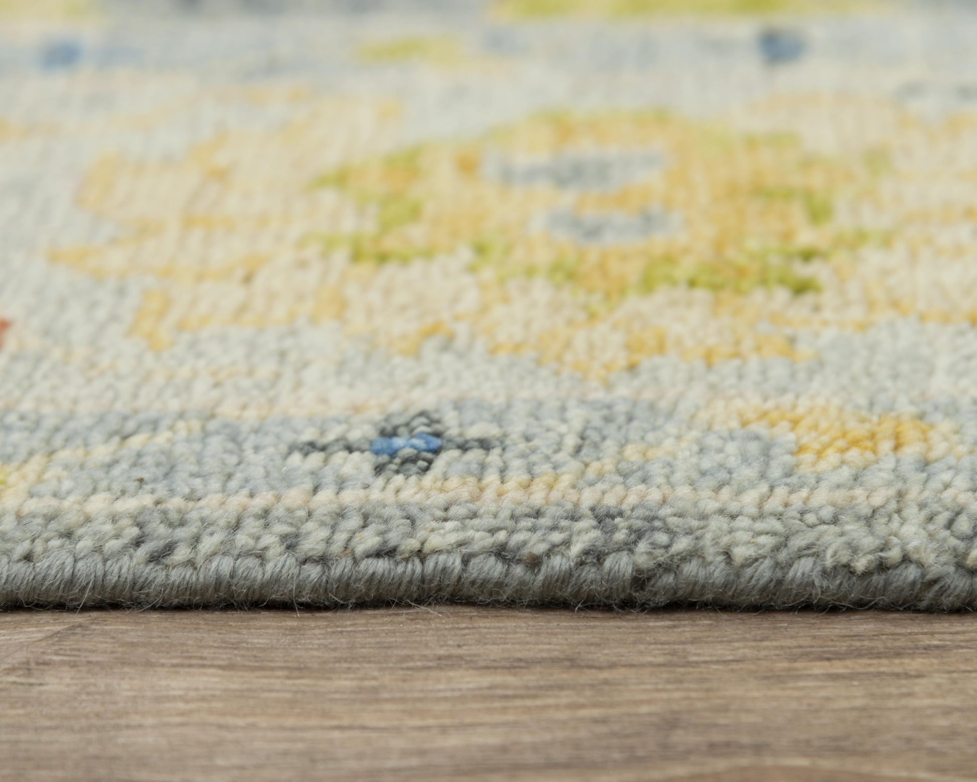 Traditional 8' x 10' rug.