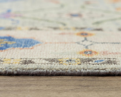 Envision Traditional rug, 8' x 10'.