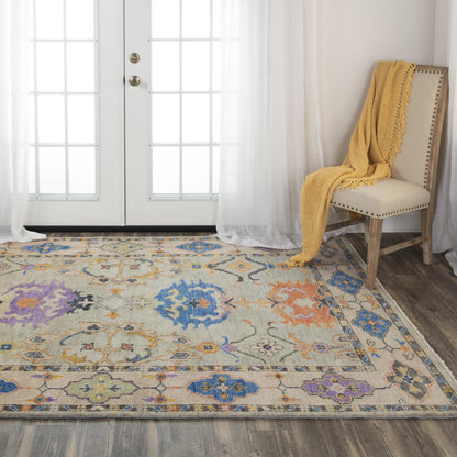 Traditional rug, 9' x 12'.