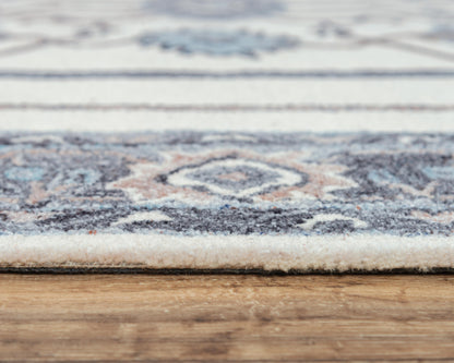 Traditional rug, 5' x 8'.