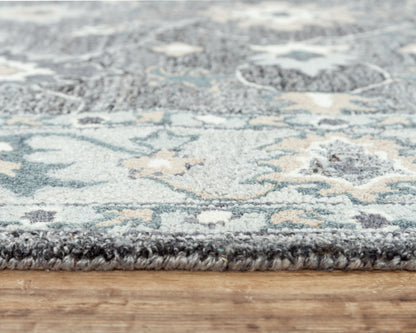 Traditional 5' x 8' rug