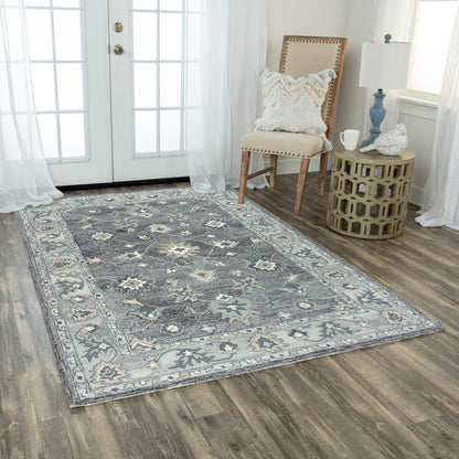Traditional 5' x 8' rug
