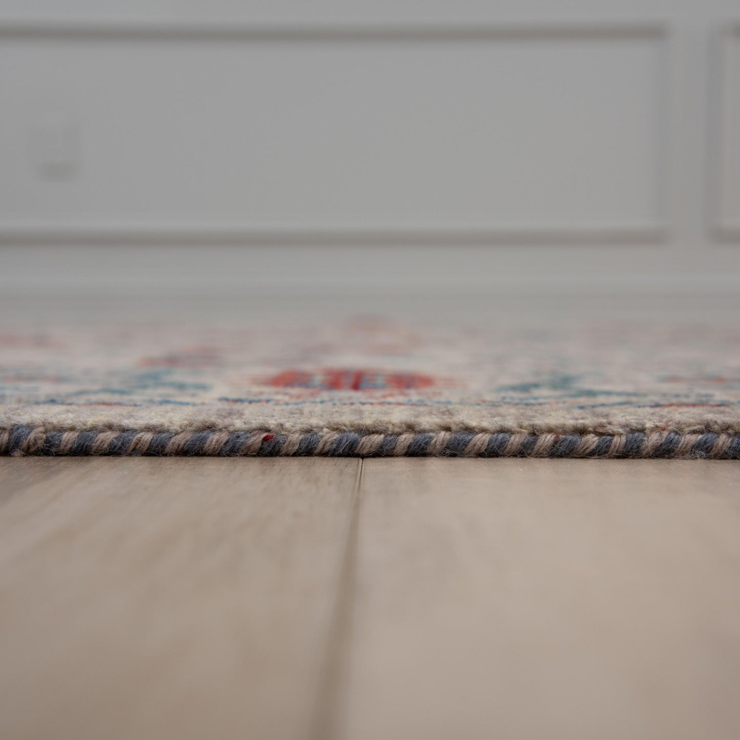 Rug, 2' x 3', traditional style.
