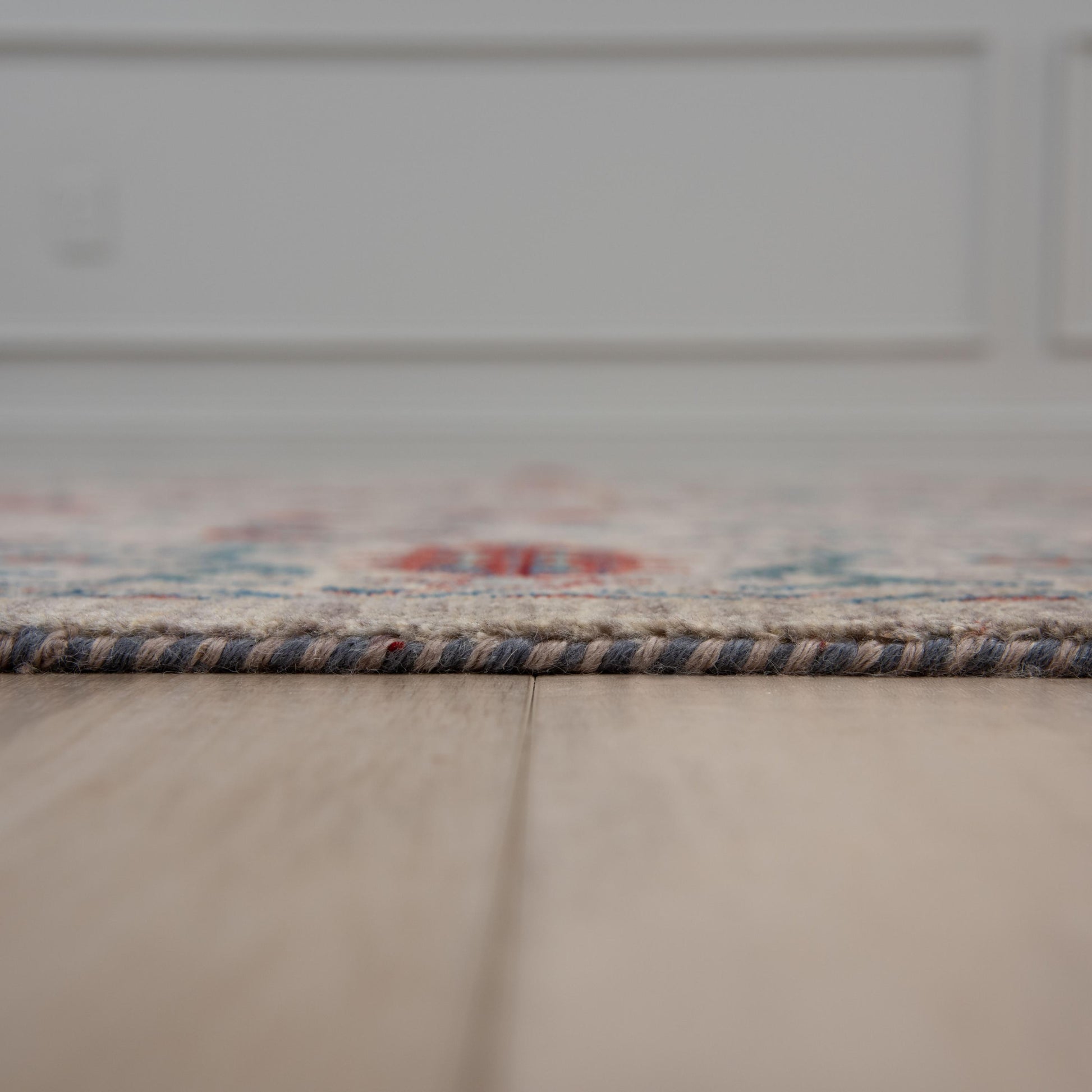 Rug, 2' x 3', traditional style.