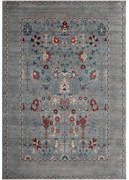 Traditional rug, 8' x 10'.