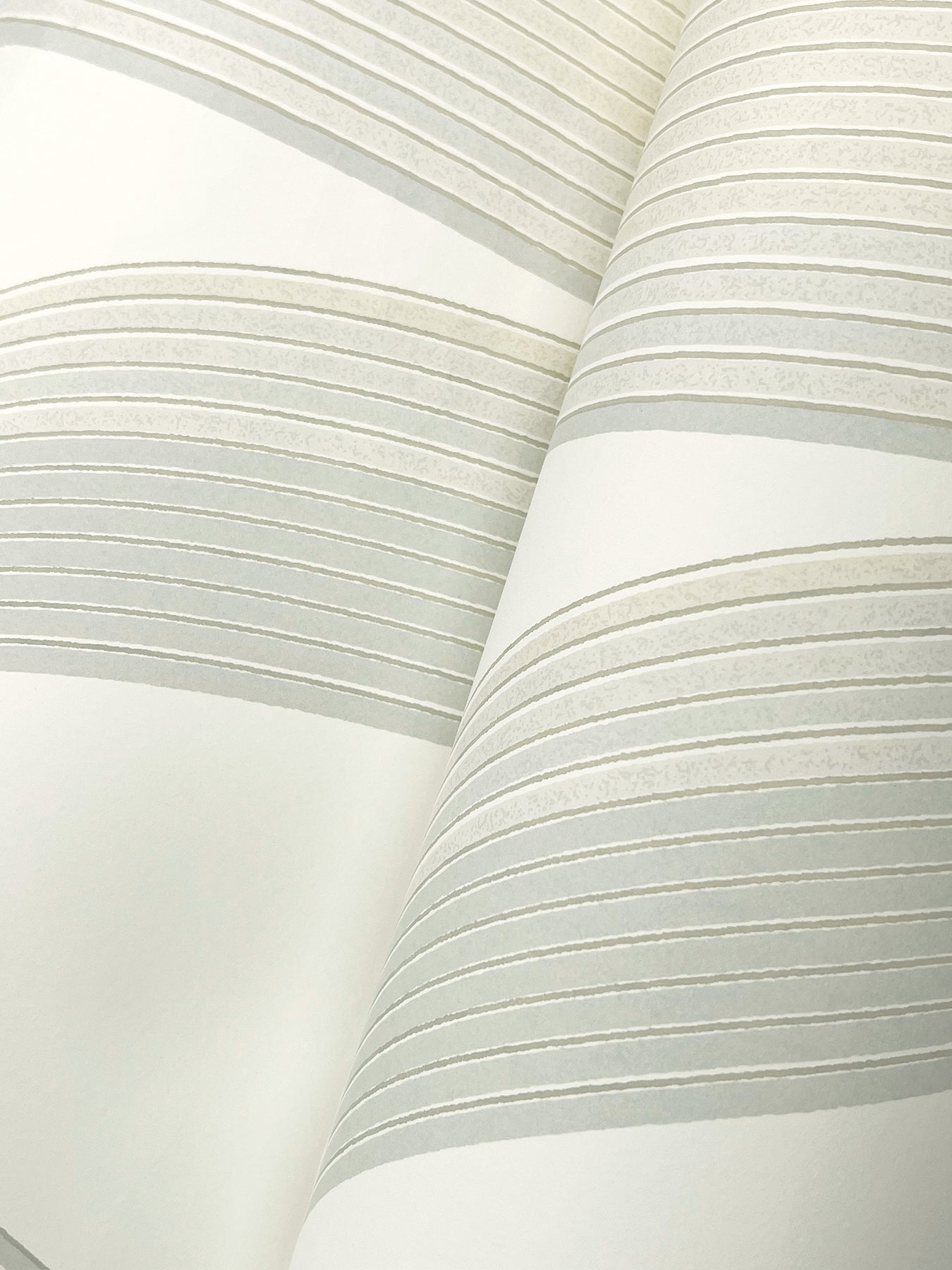 York Wallcoverings Candice Olson Casual Elegance Progression Ogee White Wallpaper  Geometrics Whites and Off-Whites   - EV3981