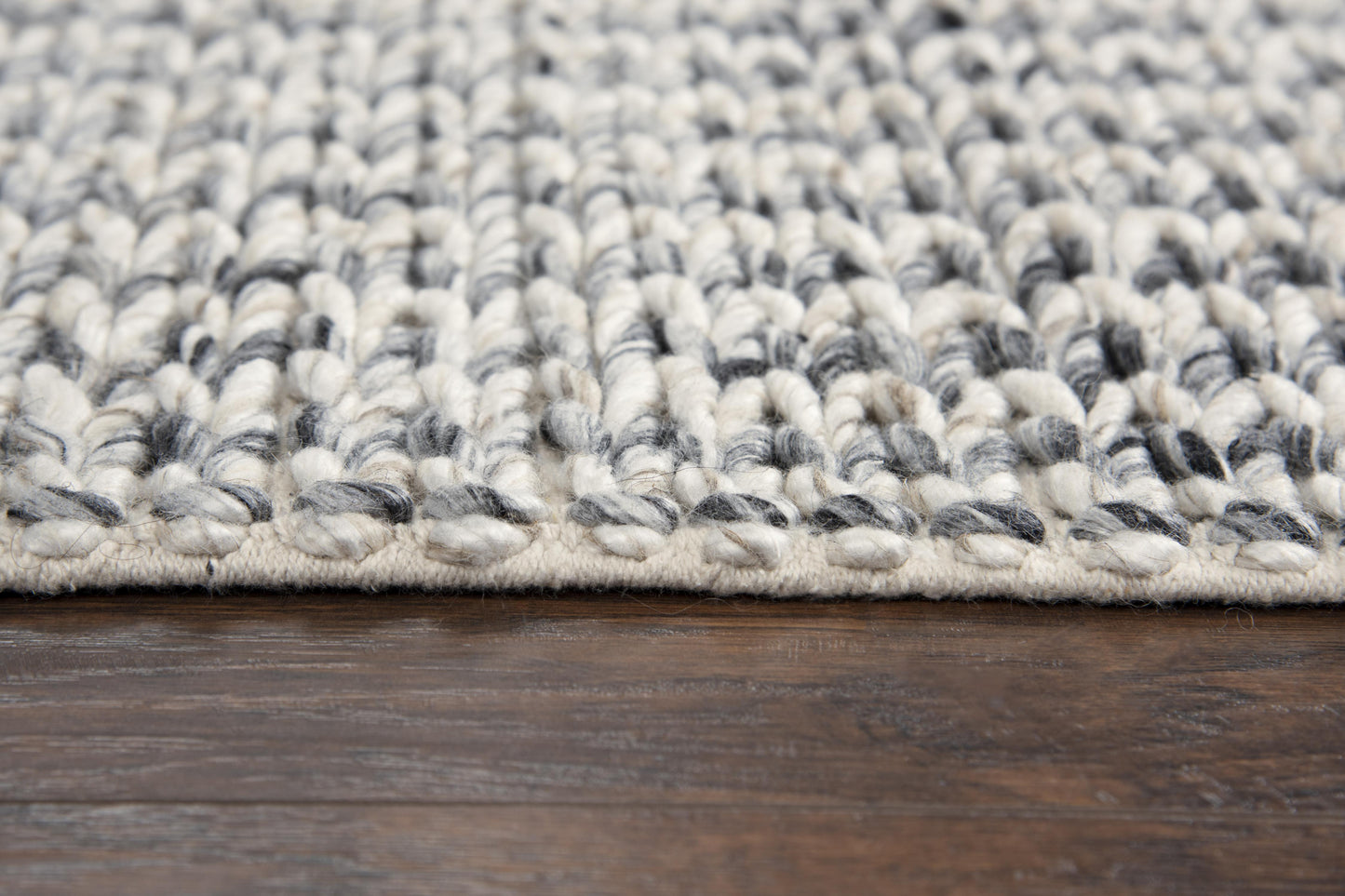 Casual 8' x 10' rug.