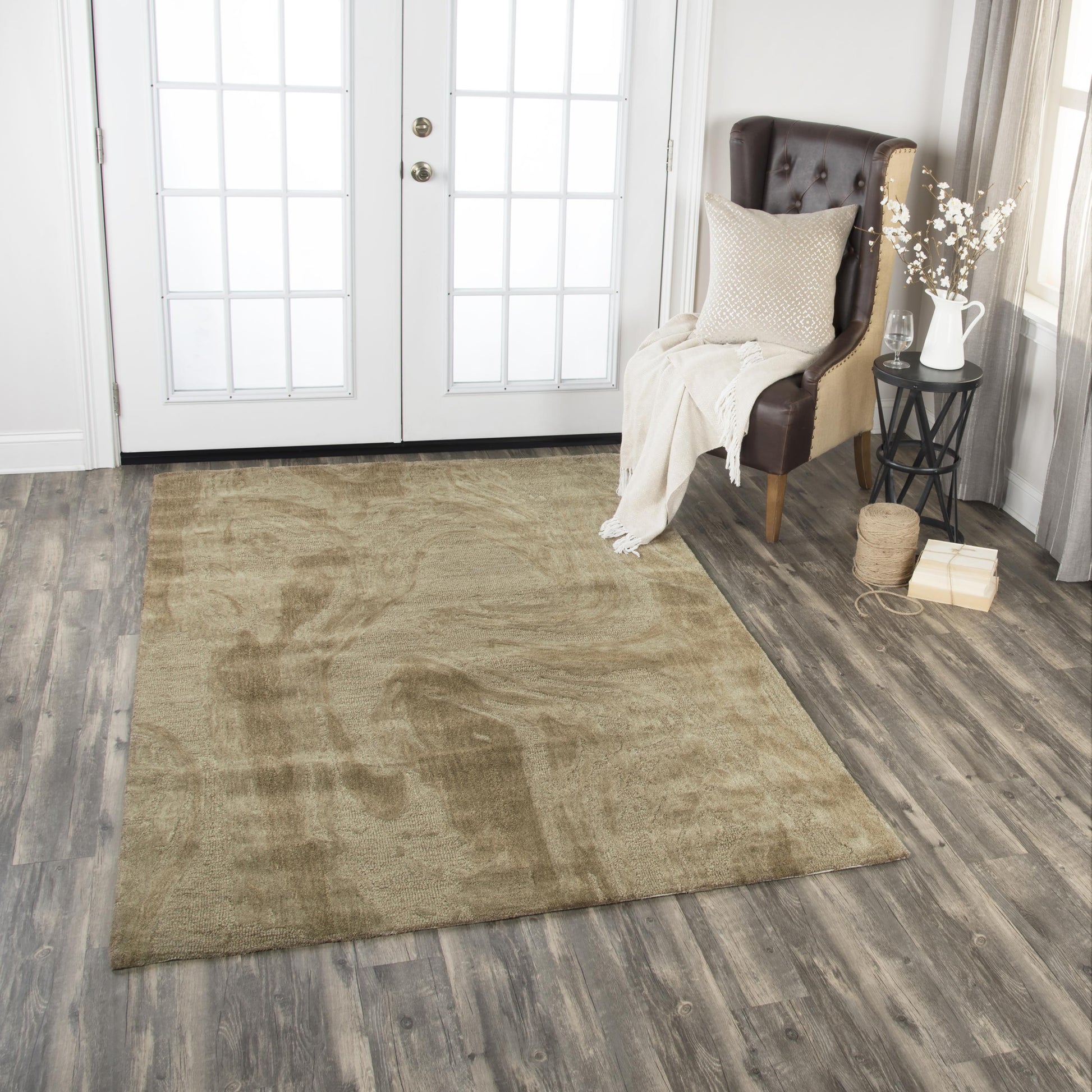 Contemporary rug, 9' x 12'.
