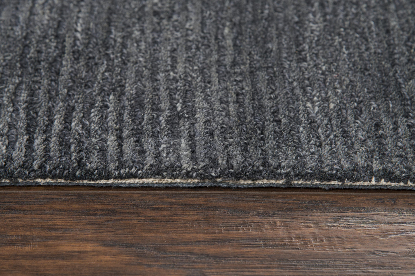 5' x 8' rug, contemporary design.
