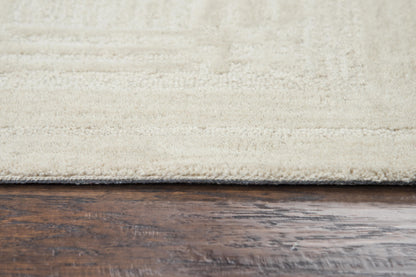 Casual rug, 9' x 12'.