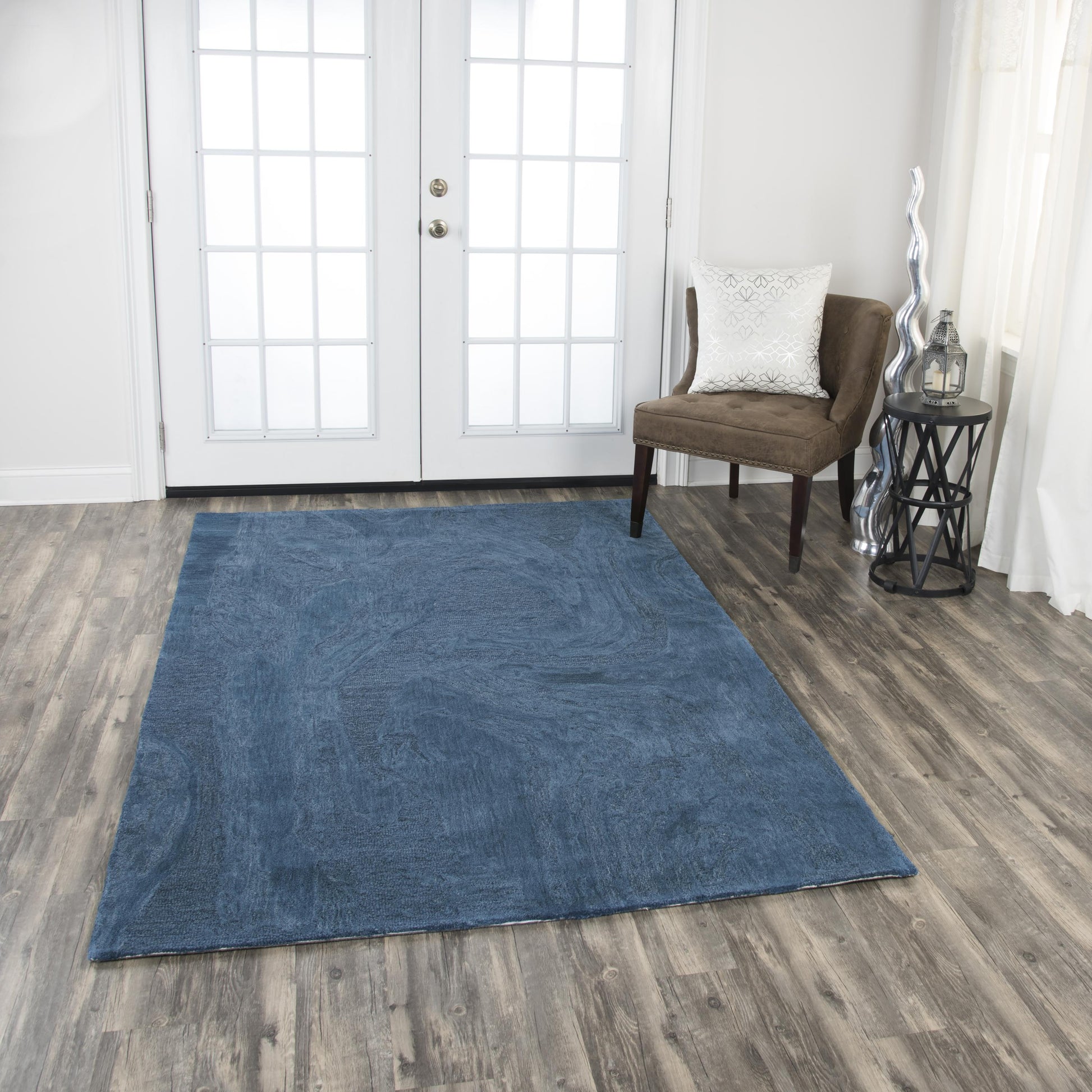Contemporary rug, 9' x 12'.