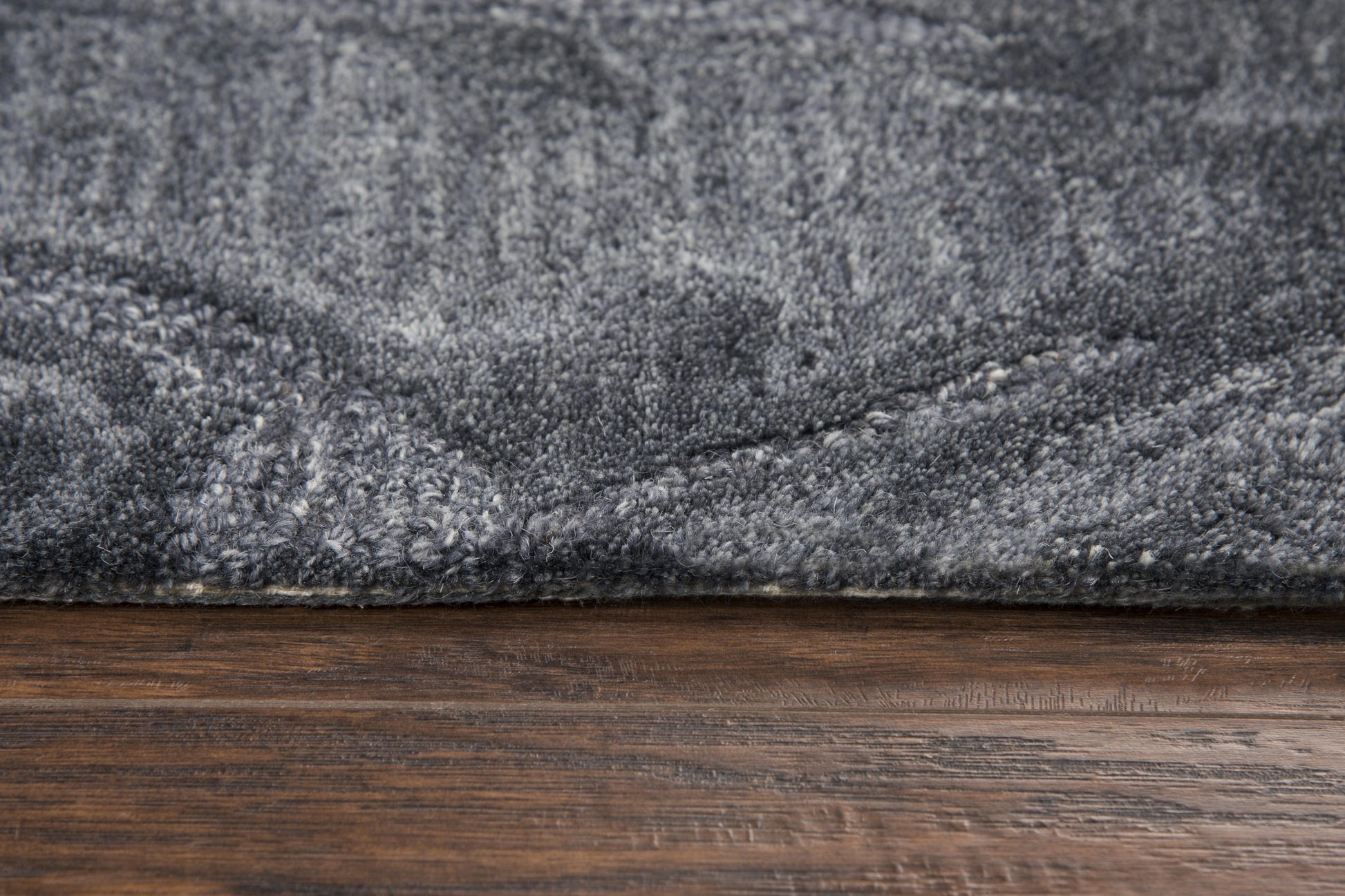 Contemporary rug, 5' x 8'.